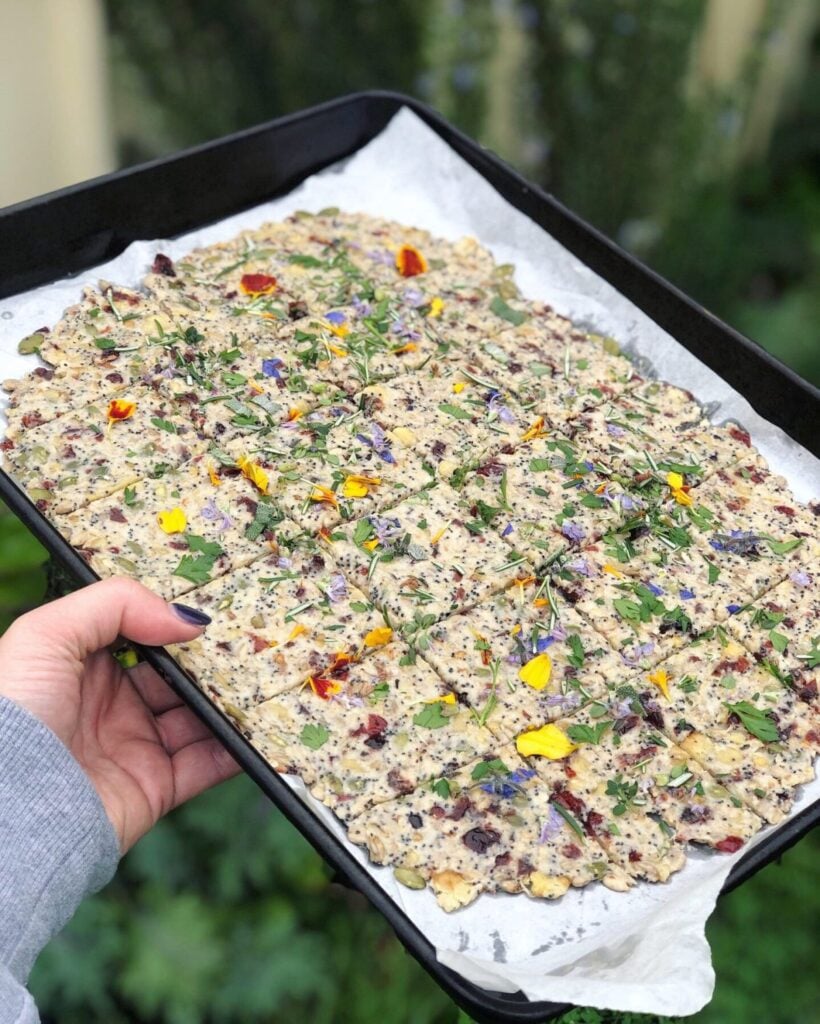 Botanical crackers