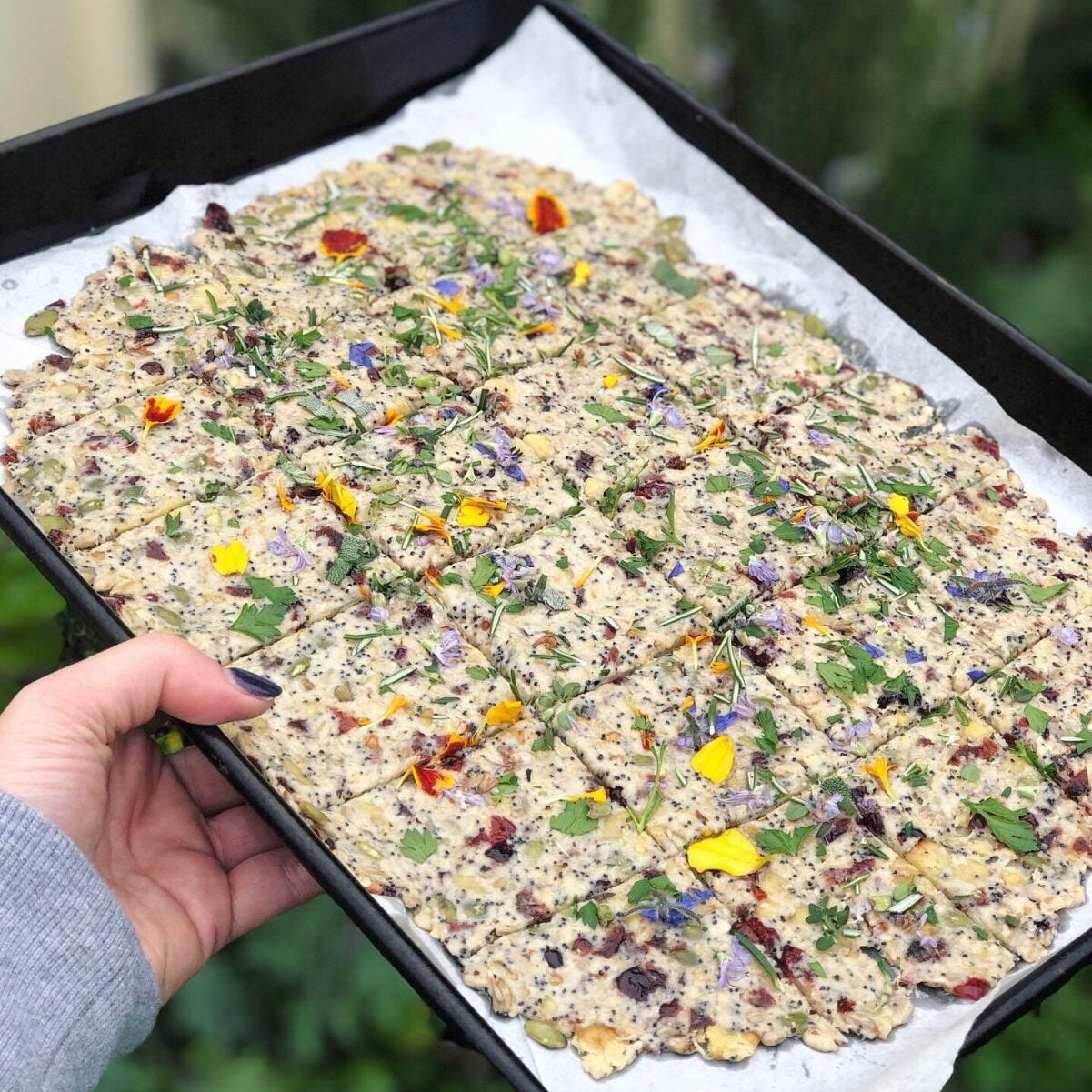 Botanical crackers